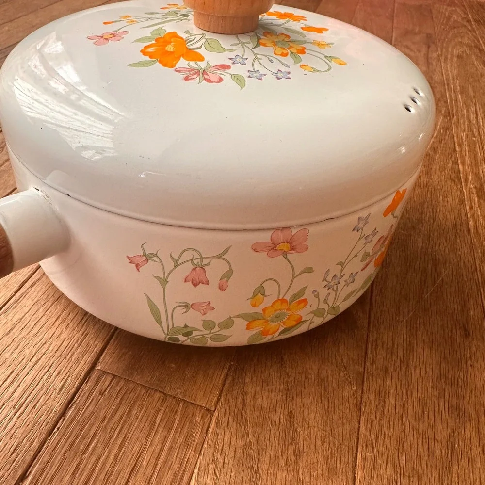 Vintage 70s Enamel Saucepan Unisex 8
